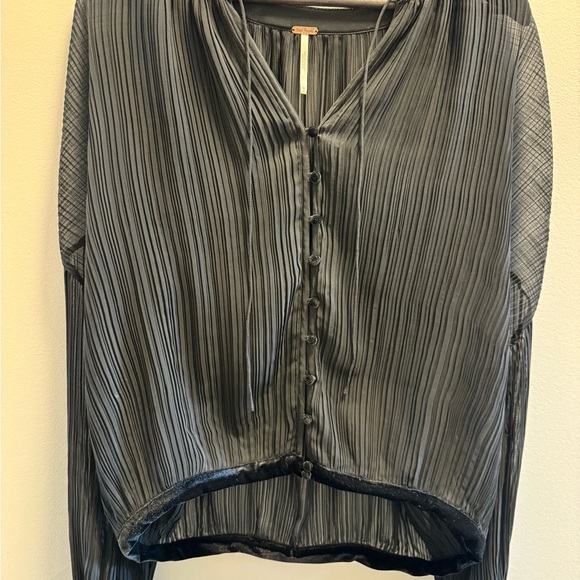 Free People Shirt Black in medium with velvet trim and buttons - Picture 3 of 4